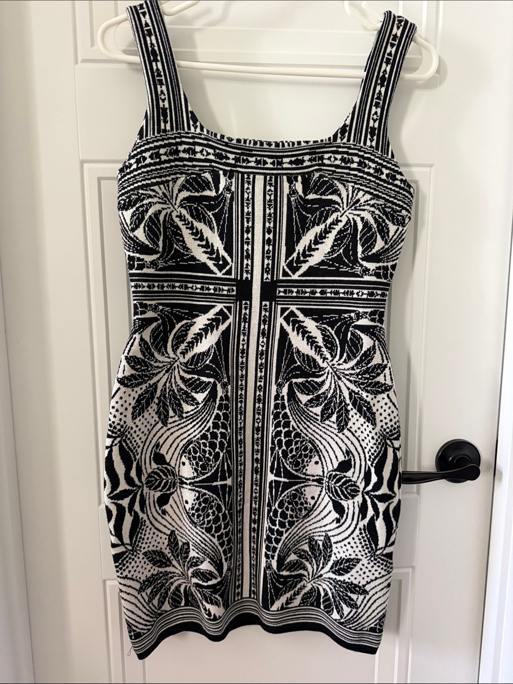 Farm Rio Knit Black and White Patterned Sleeveless Bodycon Dress